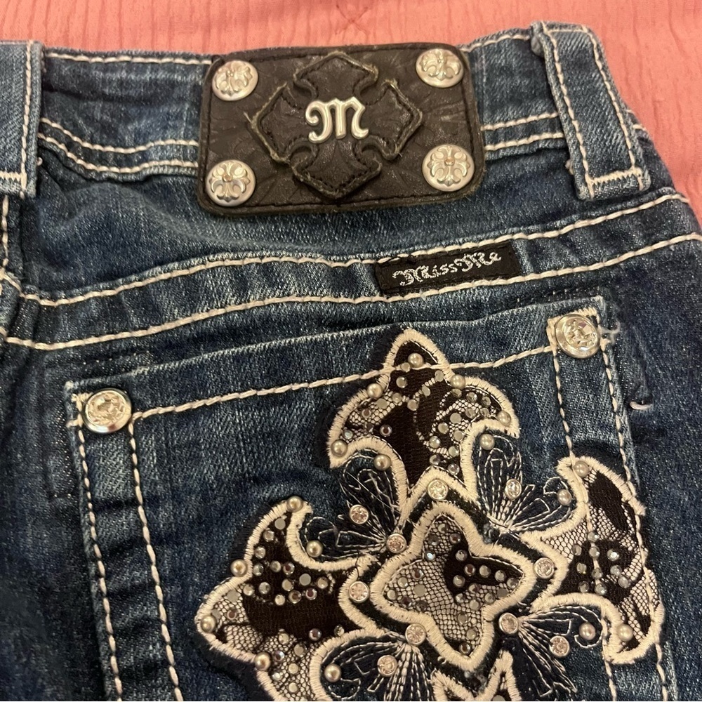 Miss Me Dark Wash Capris - Picture 8 of 10
